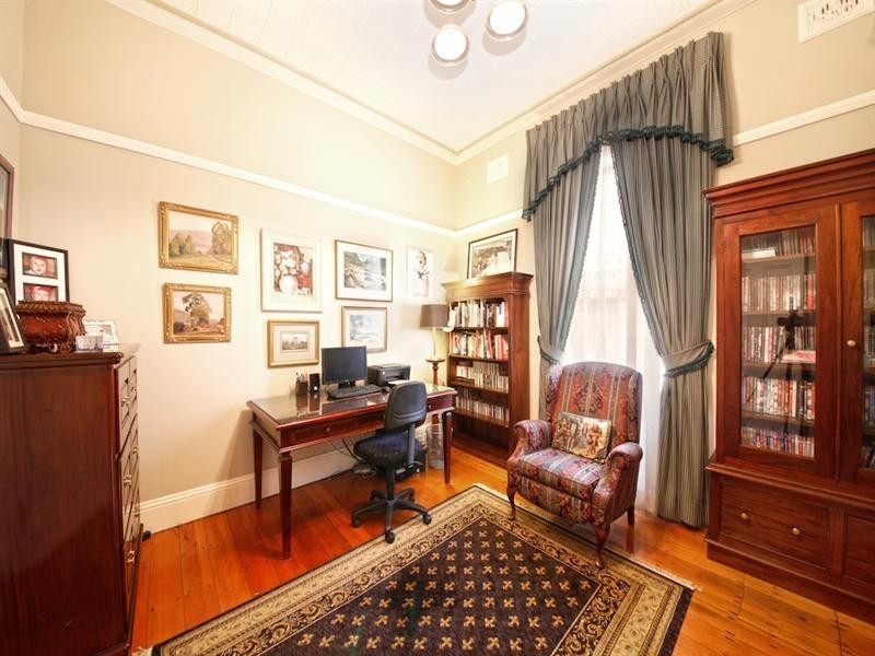 32 Hill Street, Camden NSW 2570