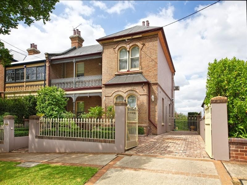 32 Hill Street, Camden NSW 2570