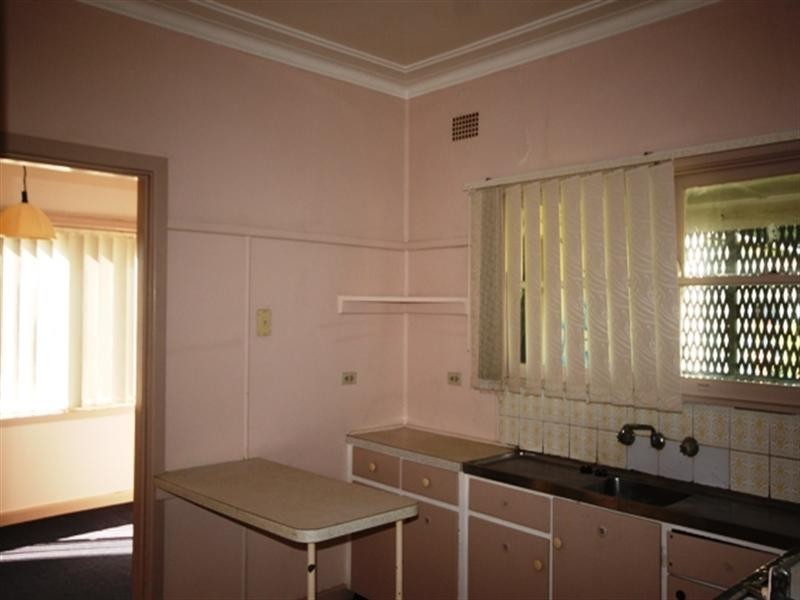 29 Chamberlin Street, Campbelltown NSW 2560