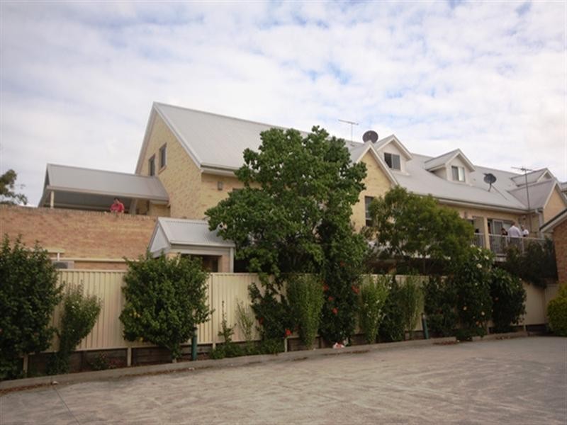 5/13 Chamberlin Street, Campbelltown NSW 2560