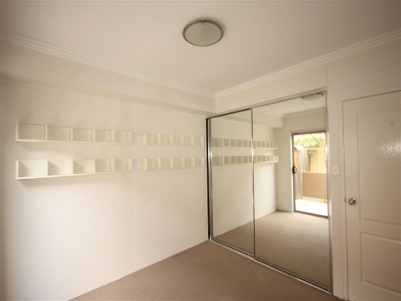 5/13 Chamberlin Street, Campbelltown NSW 2560