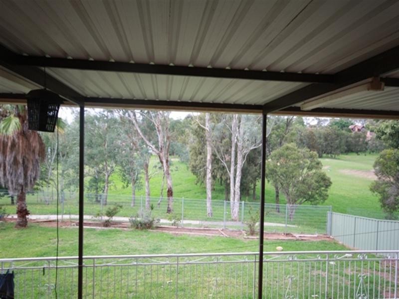 30 Chasselas Place, Eschol Park NSW 2558