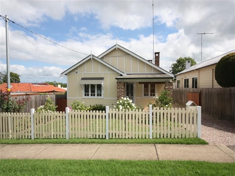 17 Broughton Street, Camden NSW 2570