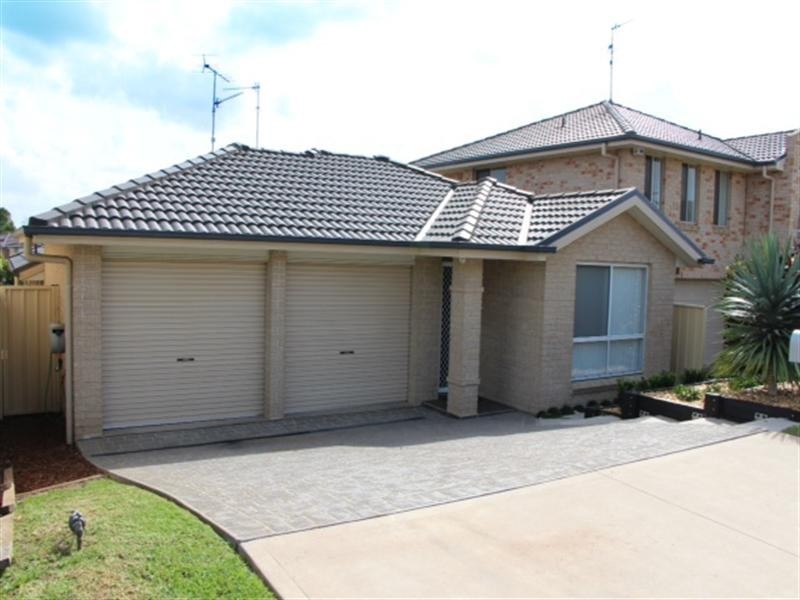 10 Decora Street, Mount Annan NSW 2567