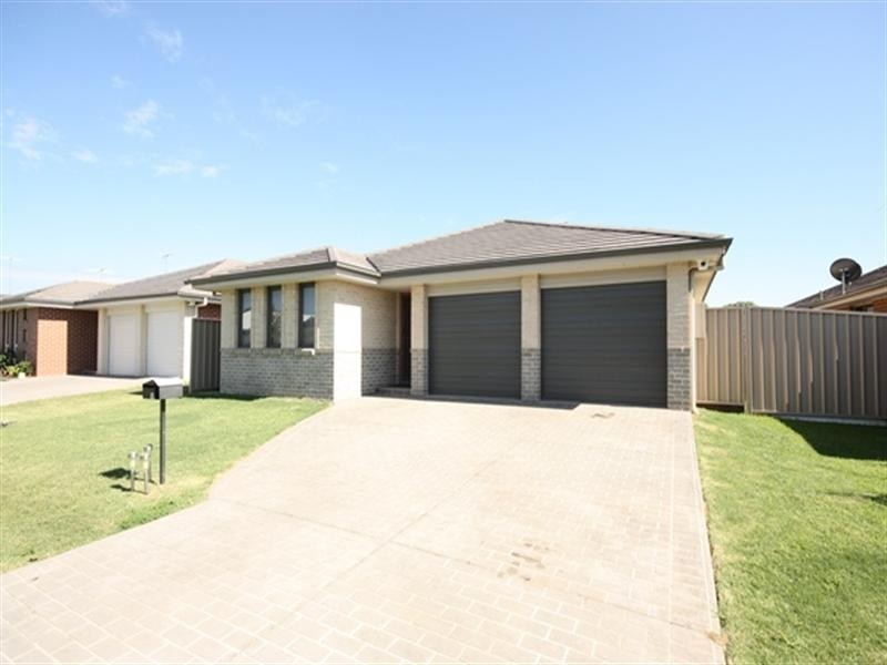 10 Correllis Street, Harrington Park NSW 2567