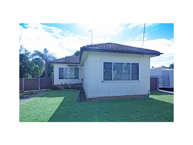 5 Asher Place, Campbelltown NSW 2560