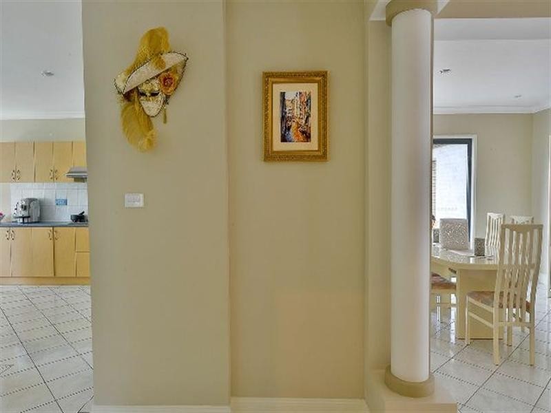 Macquarie Links NSW 2565