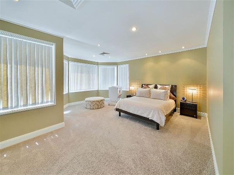 Macquarie Links NSW 2565