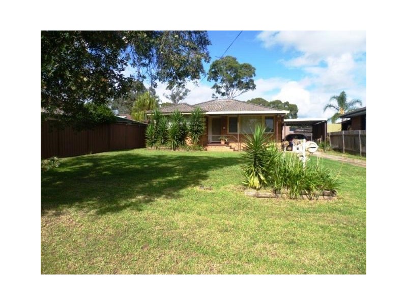 4 Johnson Avenue, Camden South NSW 2570