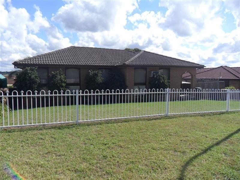 6 Moorfoot Place, St Andrews NSW 2566