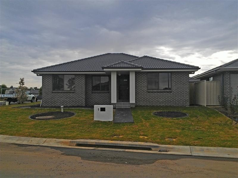 14/20 Garton Avenue, Spring Farm NSW 2570