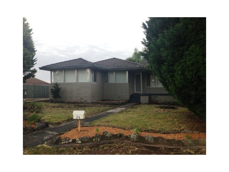 24 Carrington Circuit, Leumeah NSW 2560