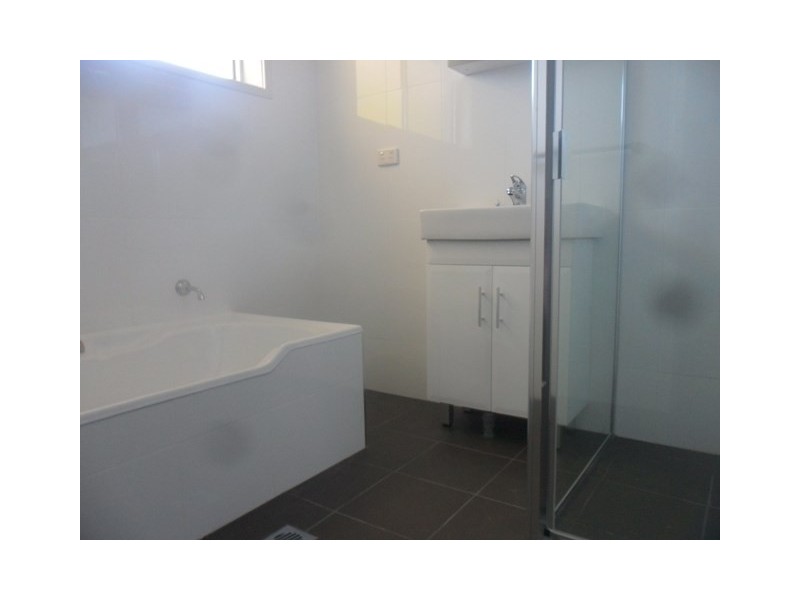 24 Carrington Circuit, Leumeah NSW 2560