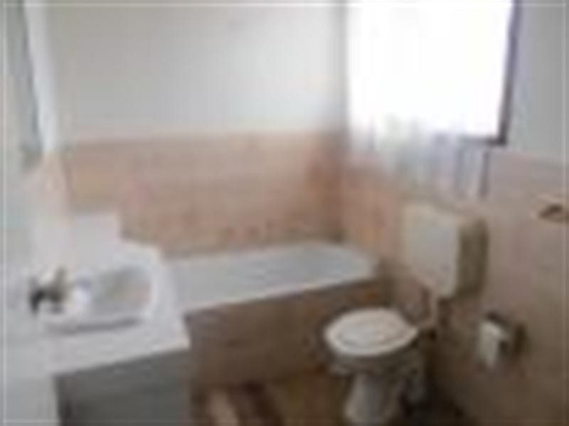 6/2 Edwards Street, Macquarie Fields NSW 2564