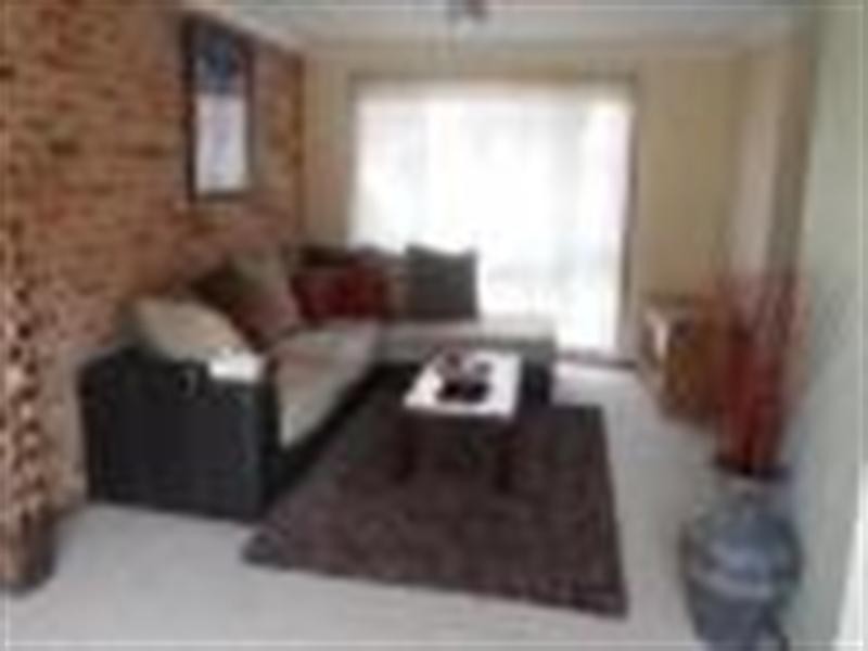 6/2 Edwards Street, Macquarie Fields NSW 2564