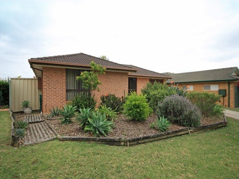 5 Mary Anne Close, Mount Annan NSW 2567