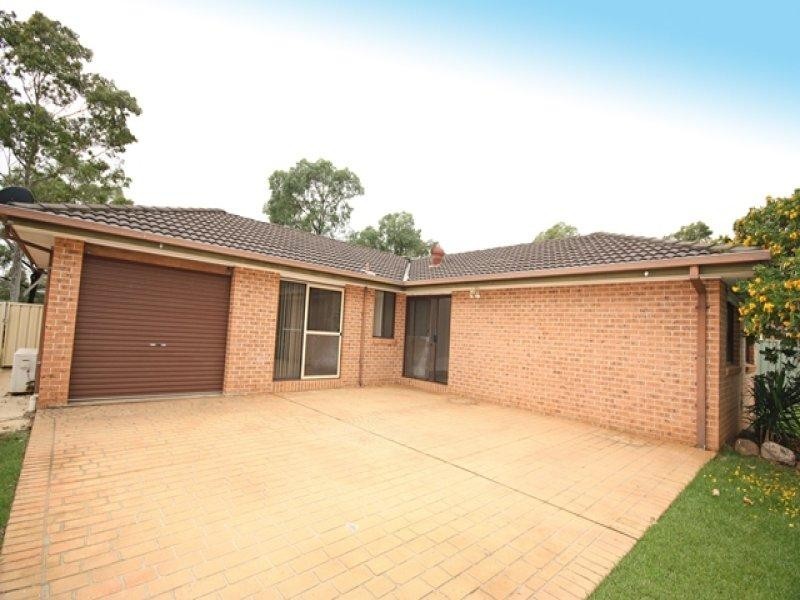5 Mary Anne Close, Mount Annan NSW 2567