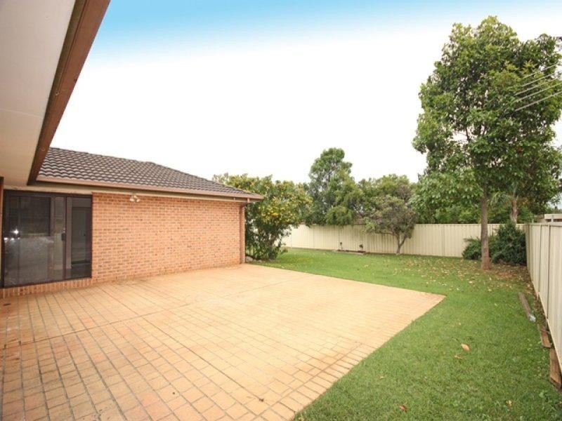 5 Mary Anne Close, Mount Annan NSW 2567