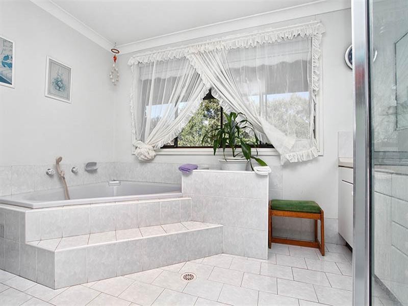 37b Sebastian Avenue, Rosemeadow NSW 2560