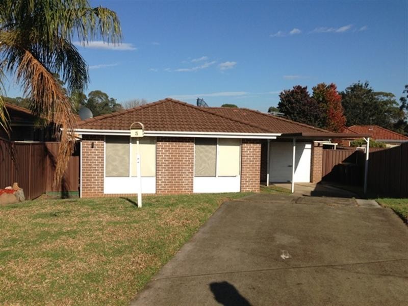 5 Morris Place, Ingleburn NSW 2565