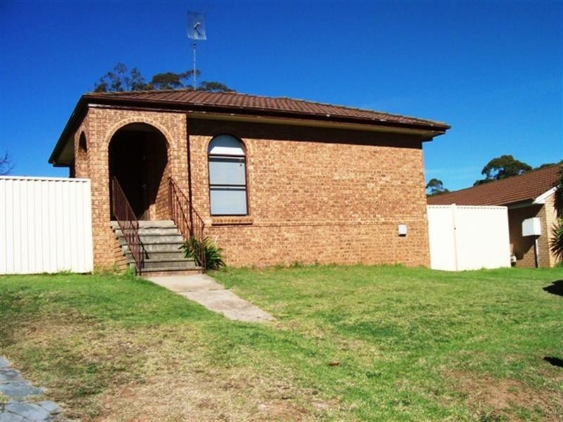7 Buttercup Street, Macquarie Fields NSW 2564