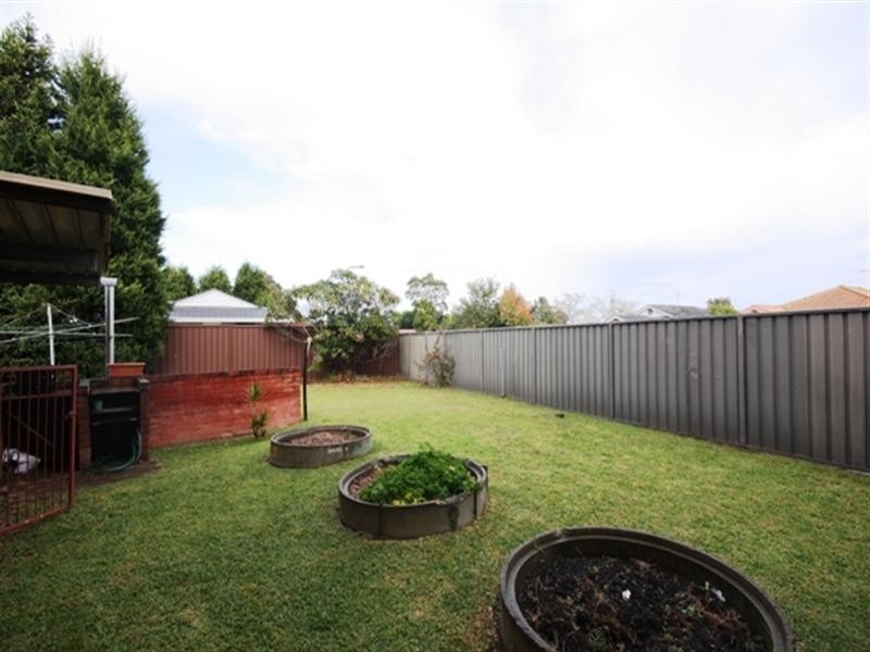 Ruse NSW 2560