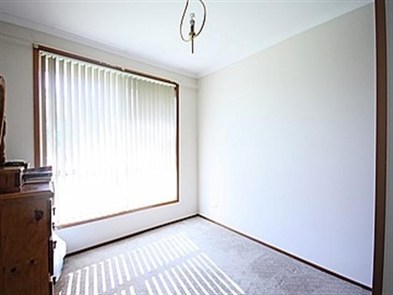 60 Donalbain, Rosemeadow NSW 2560