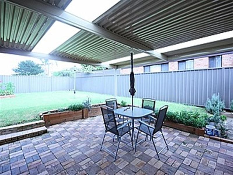 60 Donalbain, Rosemeadow NSW 2560