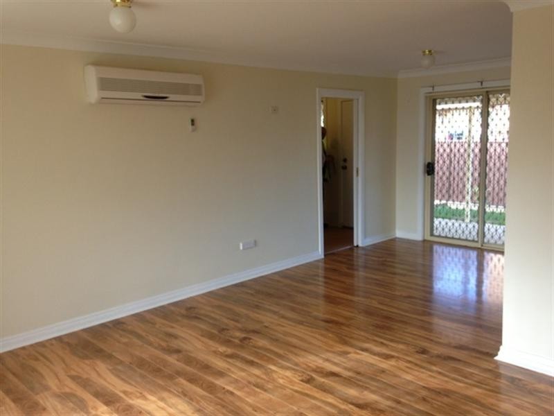 1b Warwick Street, Minto NSW 2566