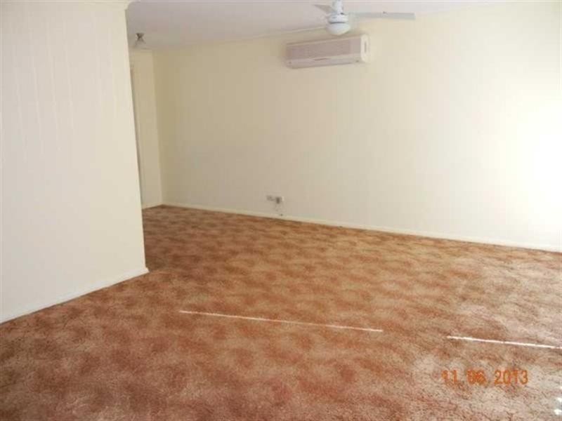 6 Menus Place, Rosemeadow NSW 2560