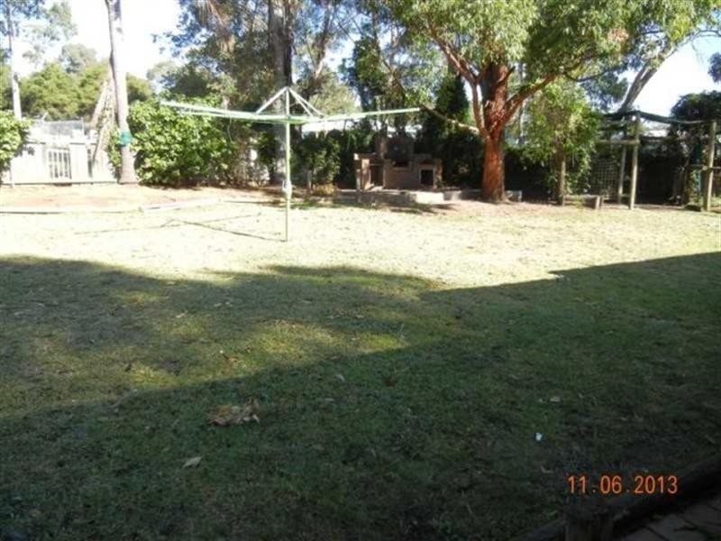 6 Menus Place, Rosemeadow NSW 2560