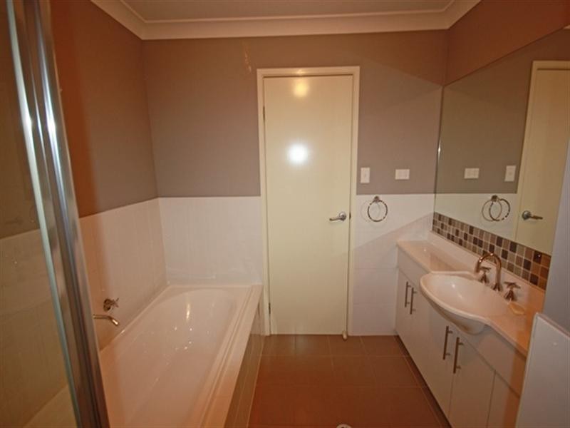 1/262 Longhurst Road, Minto NSW 2566