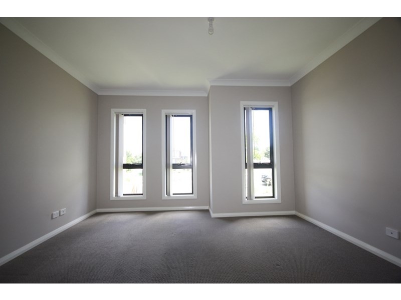 3 Neil Place, Oran Park NSW 2570