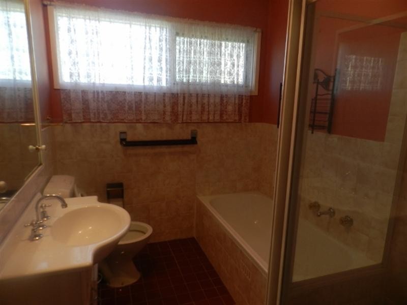 12 poplar Place, Bradbury NSW 2560