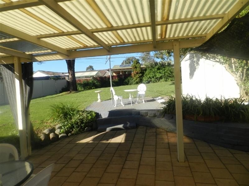 12 poplar Place, Bradbury NSW 2560