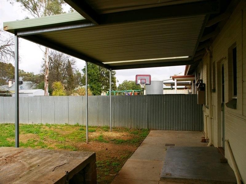 11 Hopkins Street, Renmark SA 5341