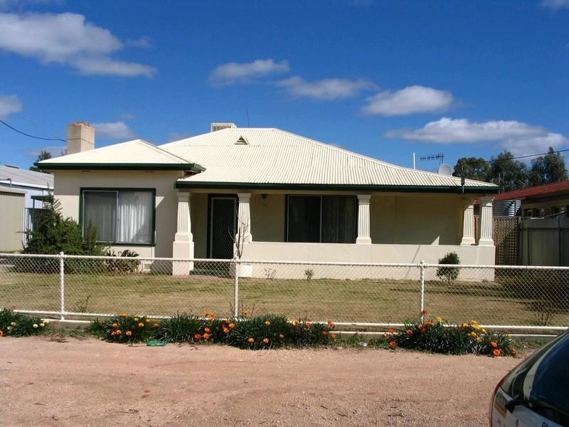 99 Sixteenth Street, Renmark SA 5341