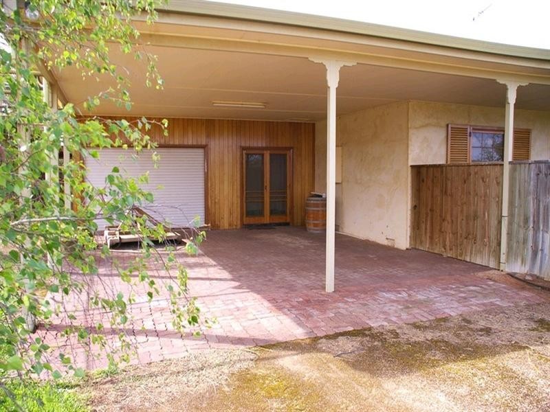 12 Orroroo Street, Renmark SA 5341