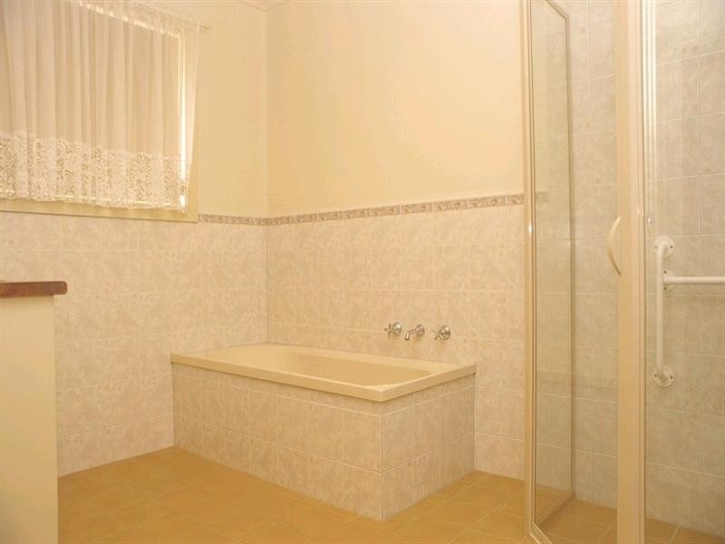 2/2 Phillips Road, Berri SA 5343