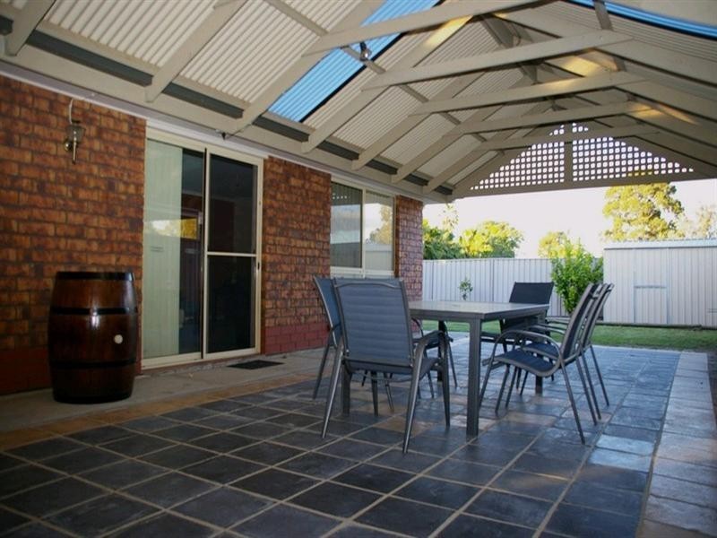 22 Railway Terrace, Renmark SA 5341