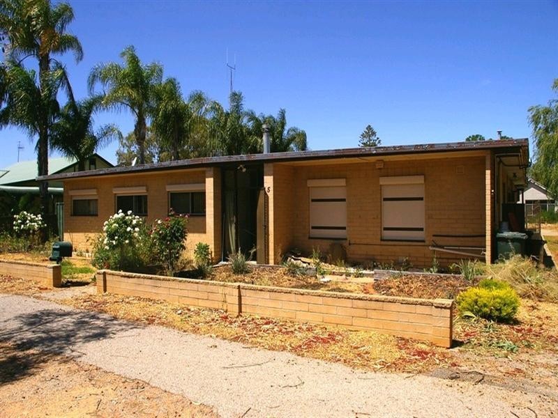 5 Farmer Street, Barmera SA 5345