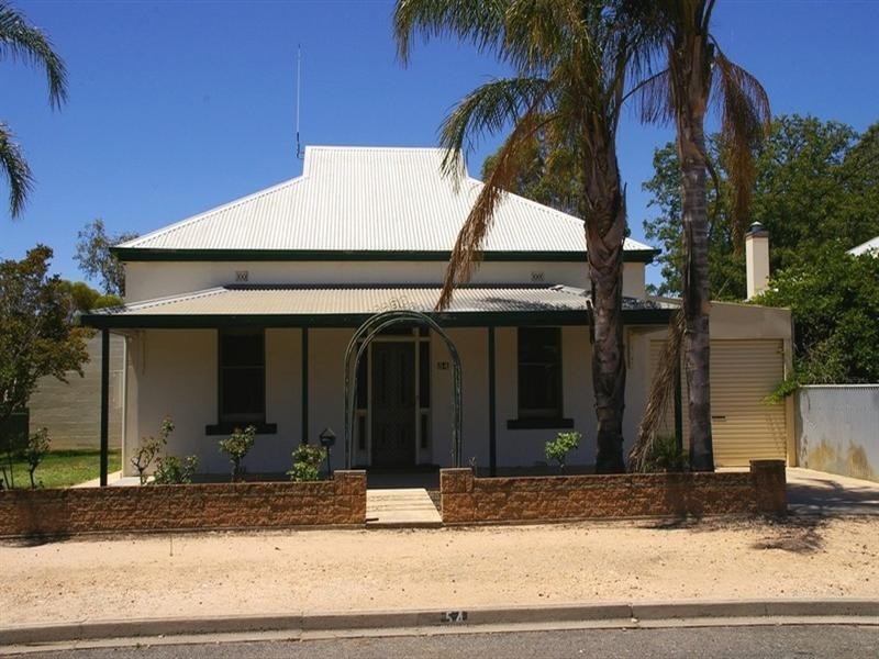 54 Thirteenth Street, Renmark SA 5341