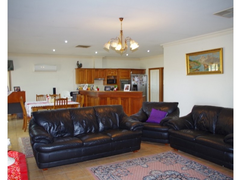 237 Arumpo Street, Renmark SA 5341