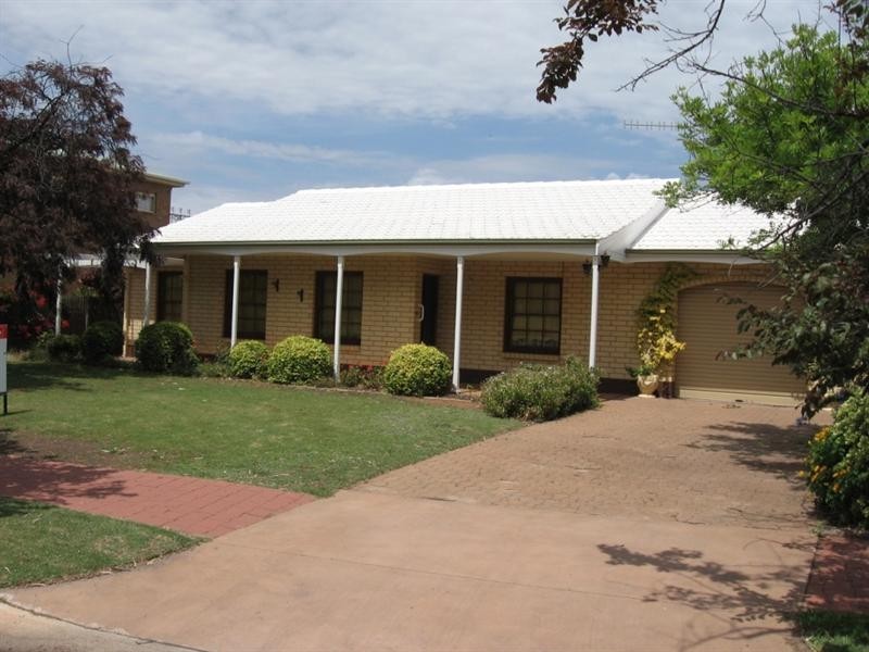 69 Murray Avenue, Renmark SA 5341