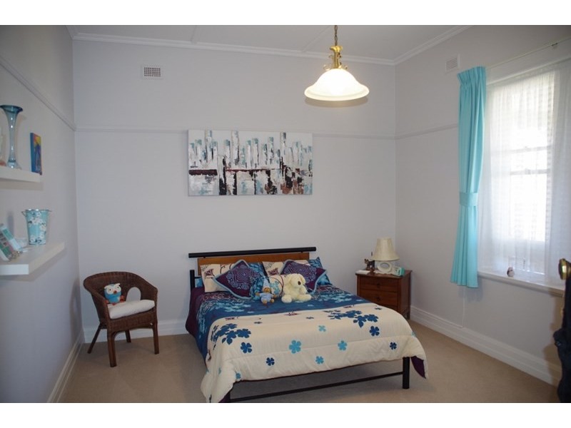 6 Thirteenth Street, Renmark SA 5341