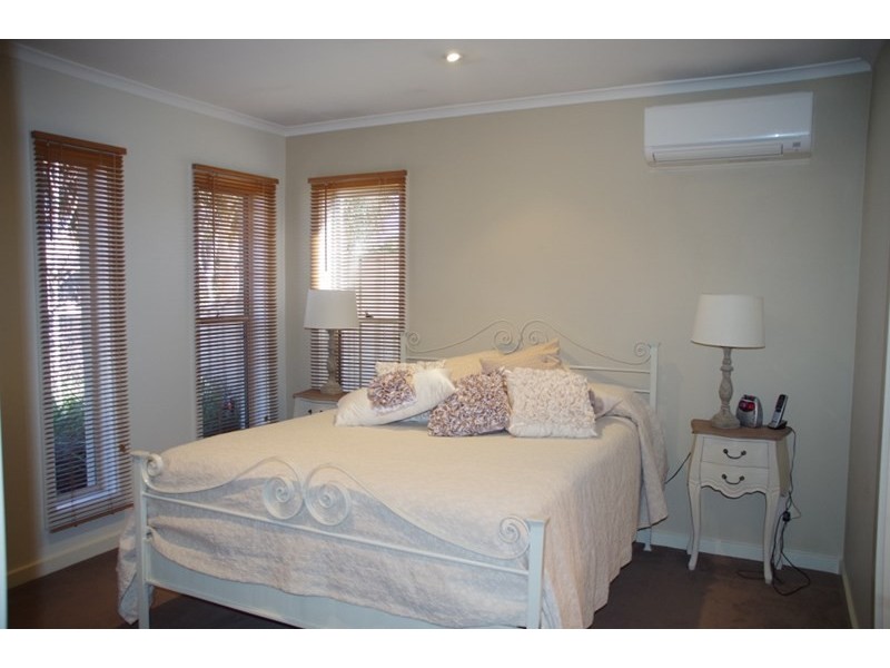5 Cook Street, Renmark SA 5341