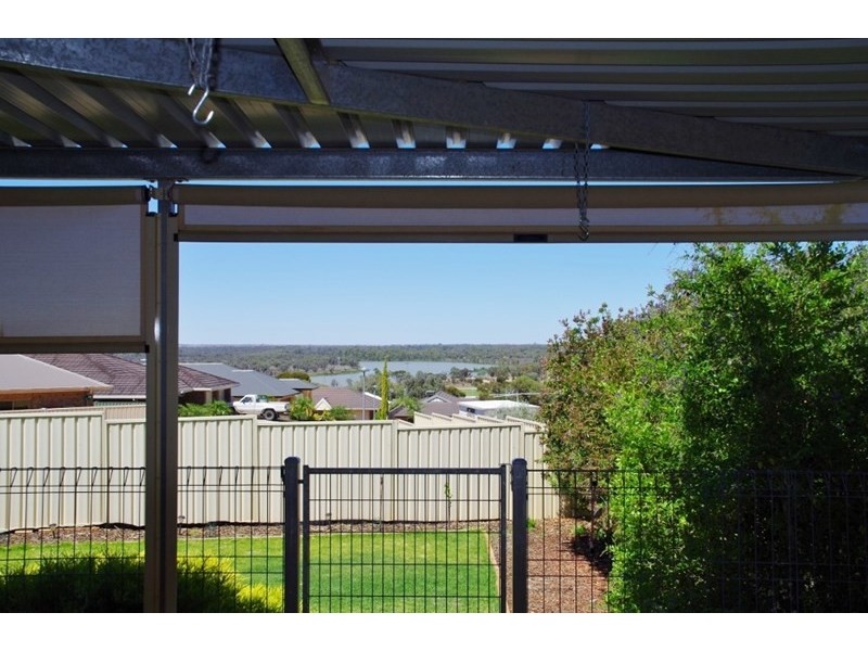 8 Curtis Avenue, Paringa SA 5340