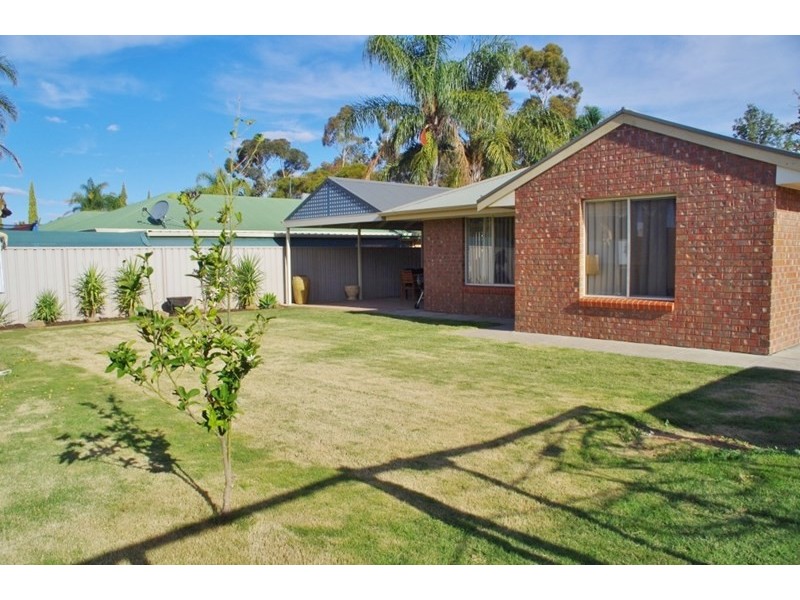 18 Railway Terrace, Renmark SA 5341