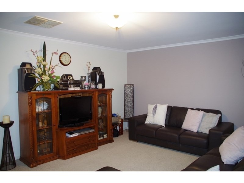 18 Railway Terrace, Renmark SA 5341