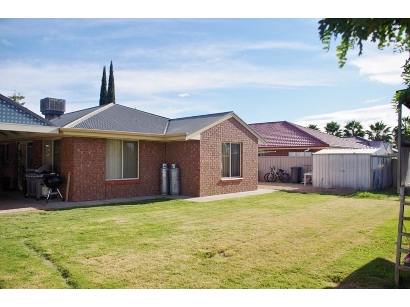 18 Railway Terrace, Renmark SA 5341